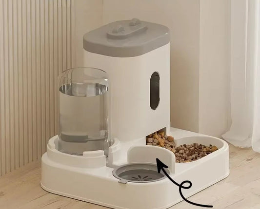 Distributeur automatique avec fontaine à eau