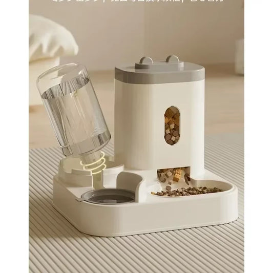 Distributeur automatique avec fontaine à eau